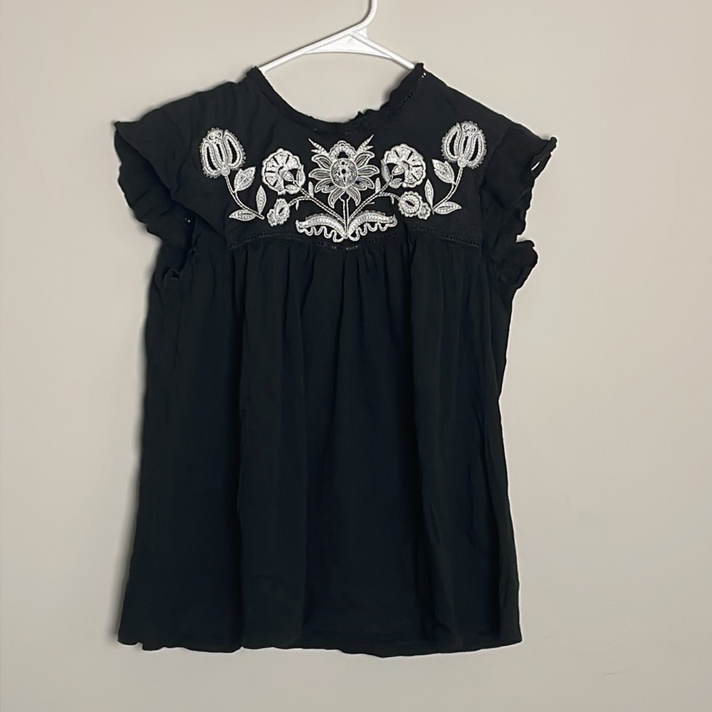 Knox Rose Black Top with White Embroidered detail and Ruffled capped sleeves- S